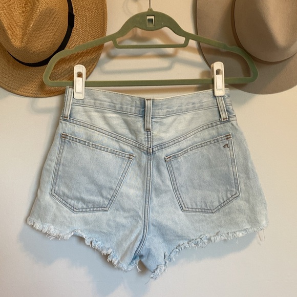 Madewell Relaxed Denim shorts in Essen Wash - Picture 3 of 3